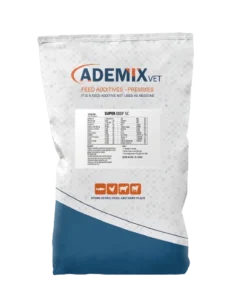 SUPER BEEF SC feed supplement bag by ADEMIX, 25 kg, designed for maximizing beef cattle growth.